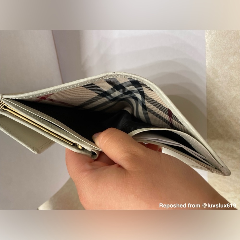 Burberry Kisslock Quilted Trifold Wallet - Picture 4 of 7